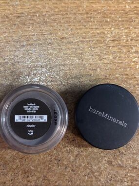 bareMinerals Loose Eyeshadow Pot in Cinder Taupe